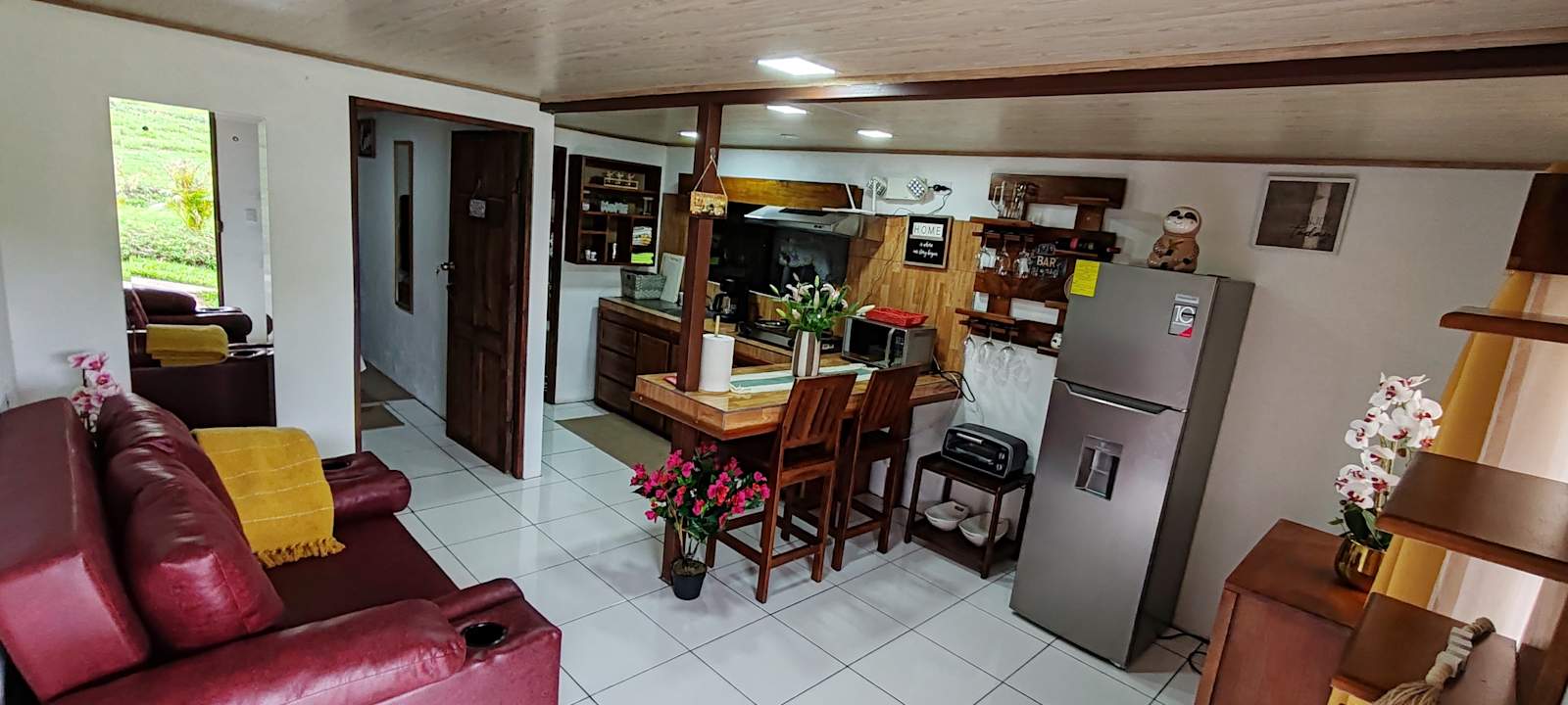Sloth Backpackers Hostel & Bed & Breakfast