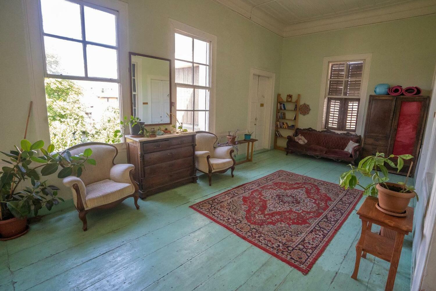 Lotus Garden Hostel, Izmir