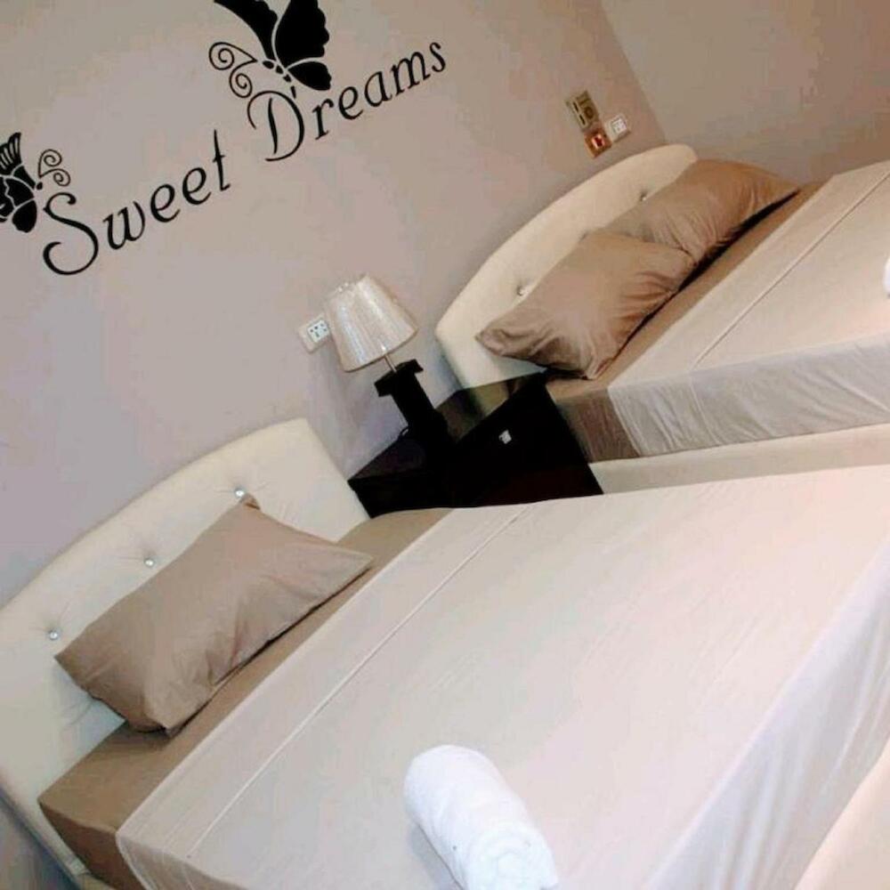 Tahrir Square Hostel