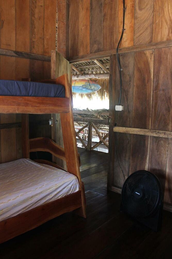 Pelicano Surf Camp, La Libertad