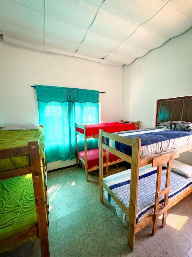 Casa Nuestra Hostal
