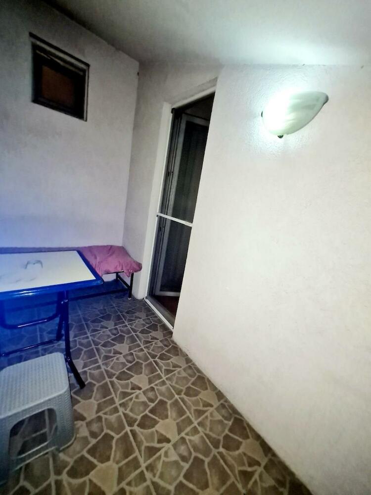 Dm Hostel & Apartments