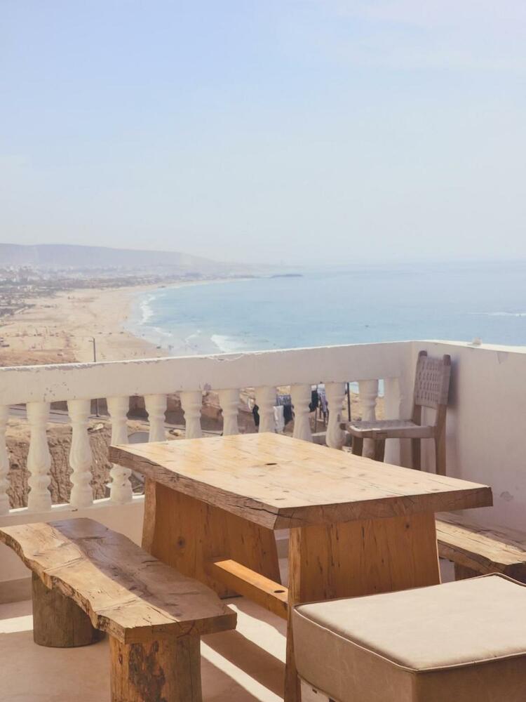 Tazuri Surf House, Taghazout