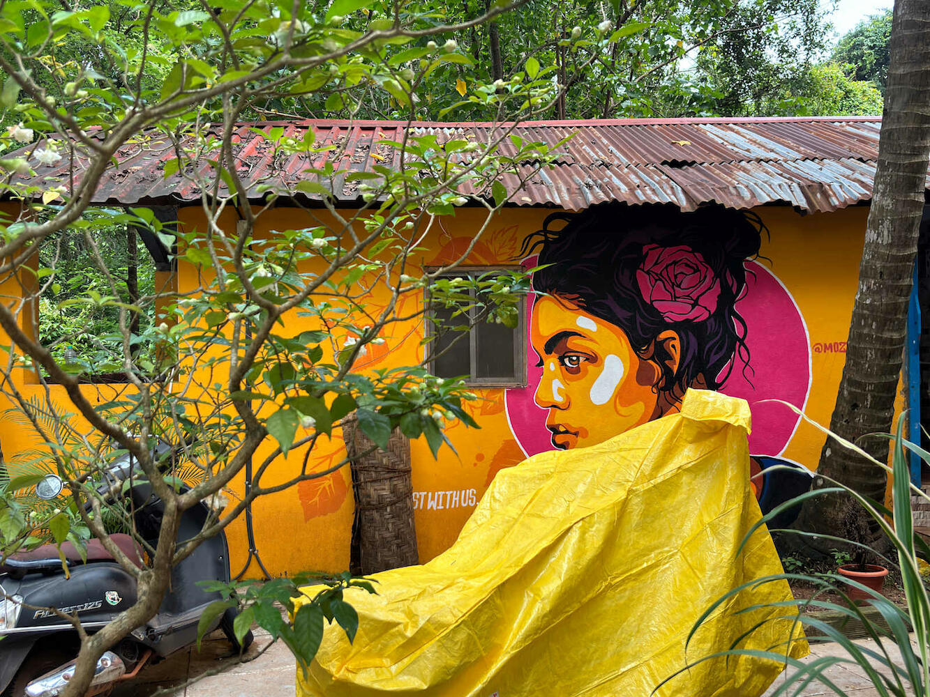Mandala House - Dorms, Cafe & Bar
