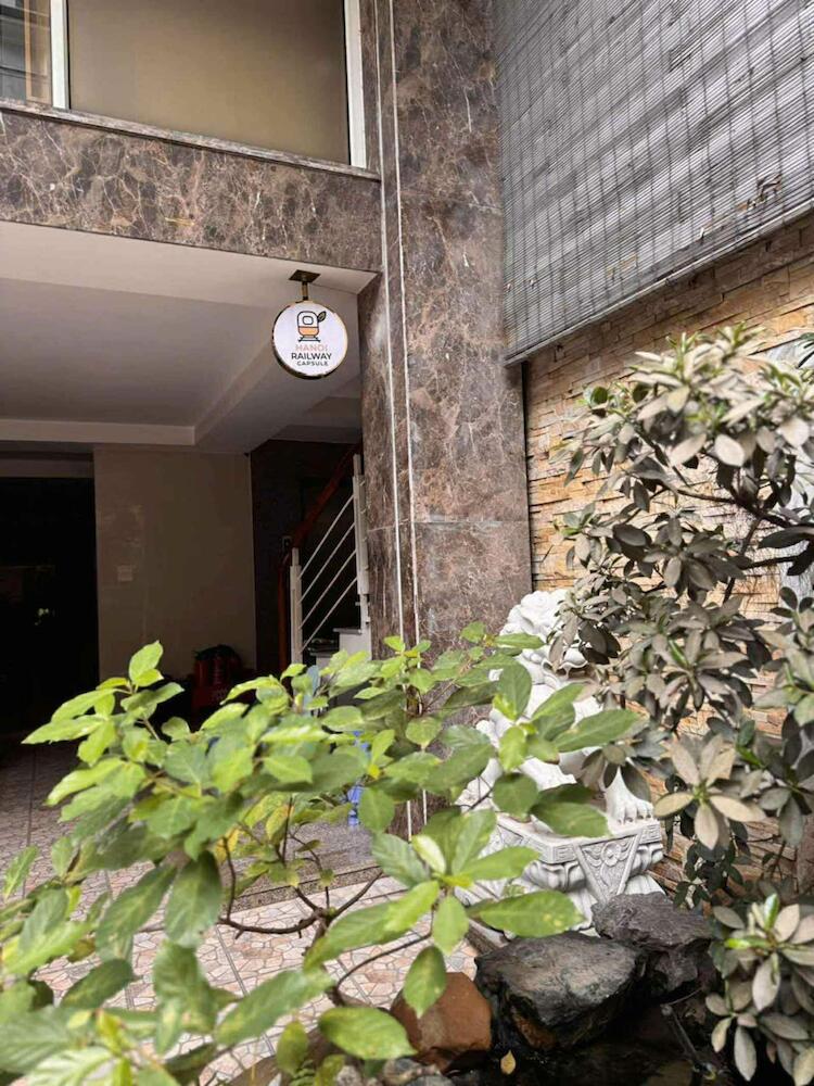 Hanoi Railway Capsule Hostel
