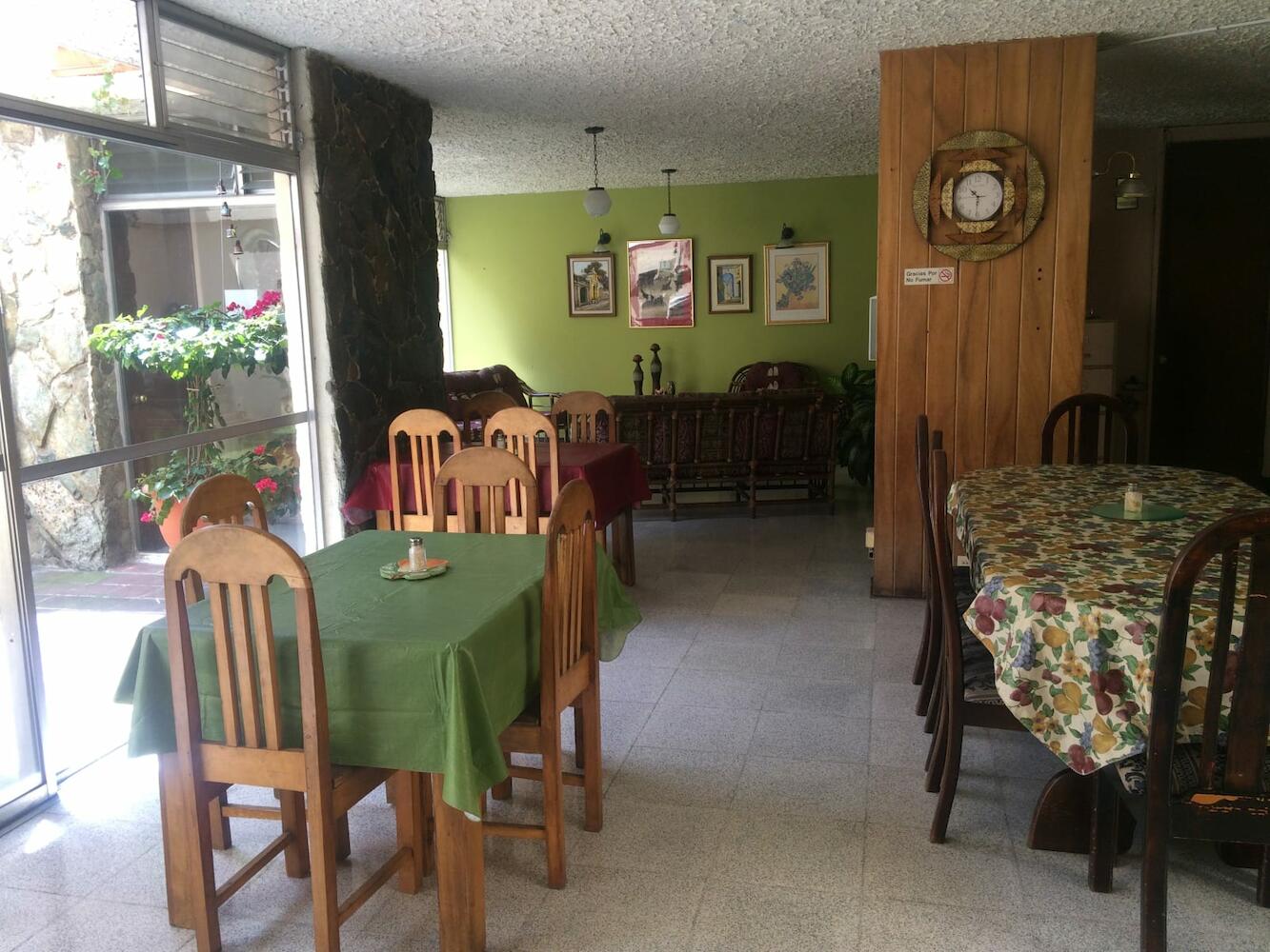 Hostal Los Lagos Inn