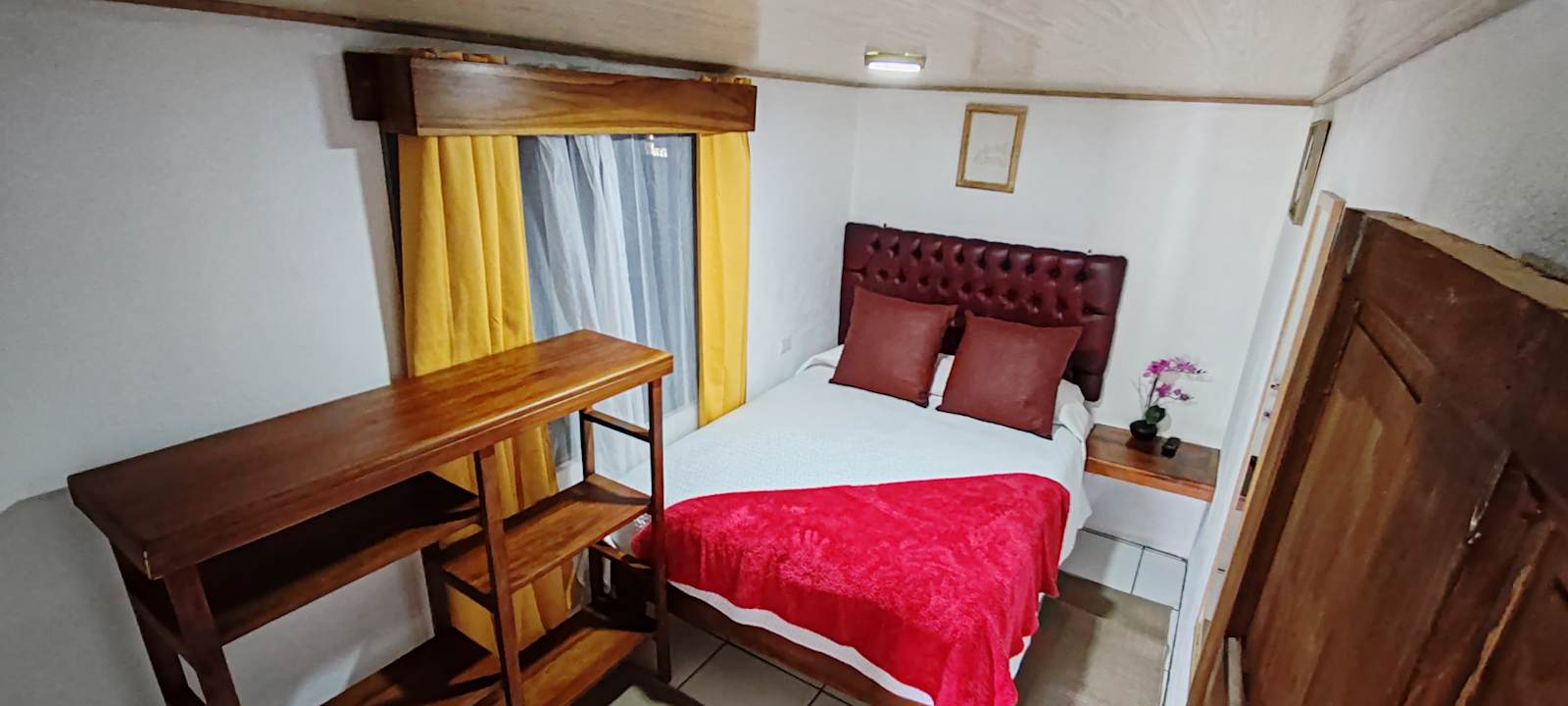 Sloth Backpackers Hostel & Bed & Breakfast