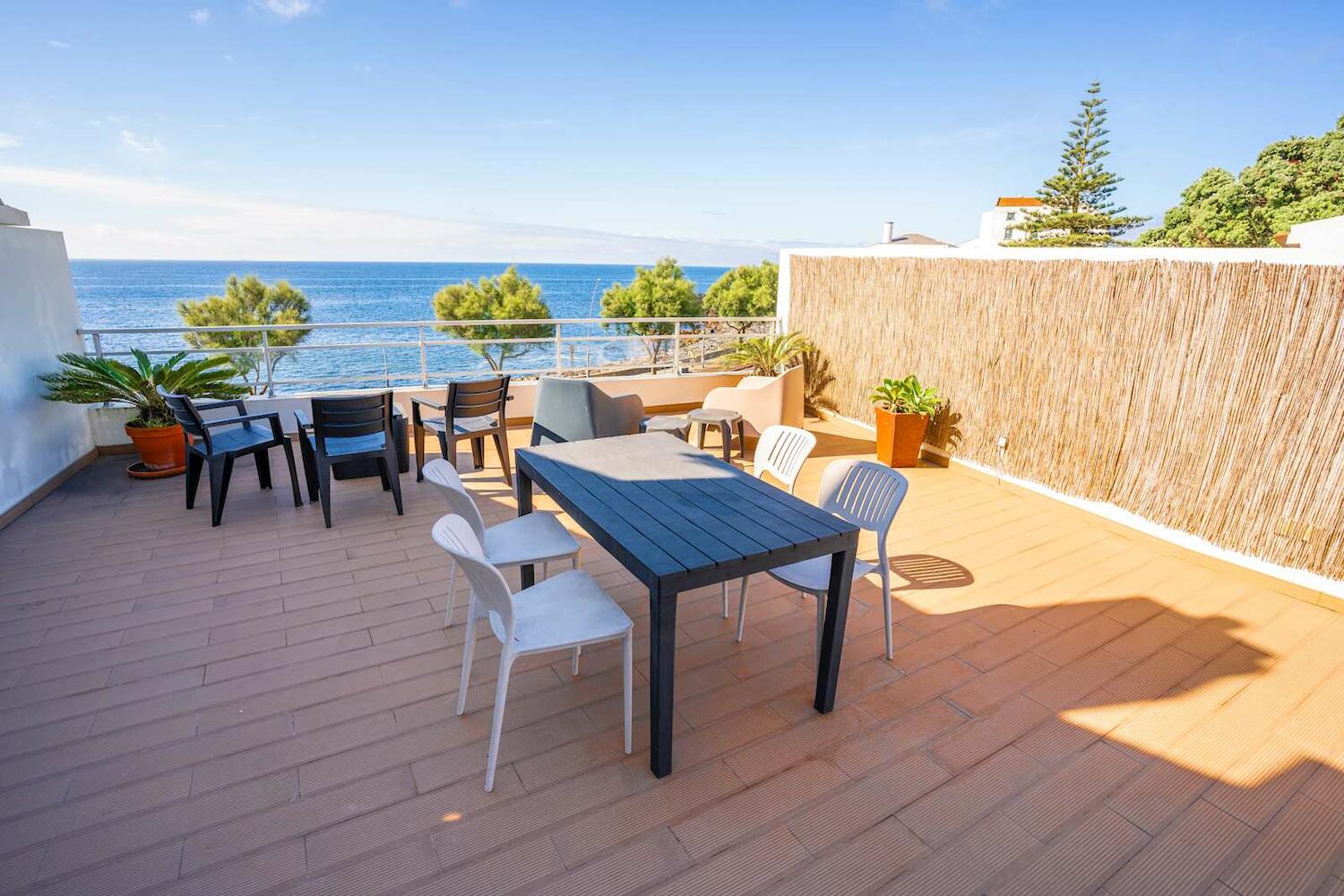 Hostel AzorAzul - Pool & Suite, Ponta Delgada