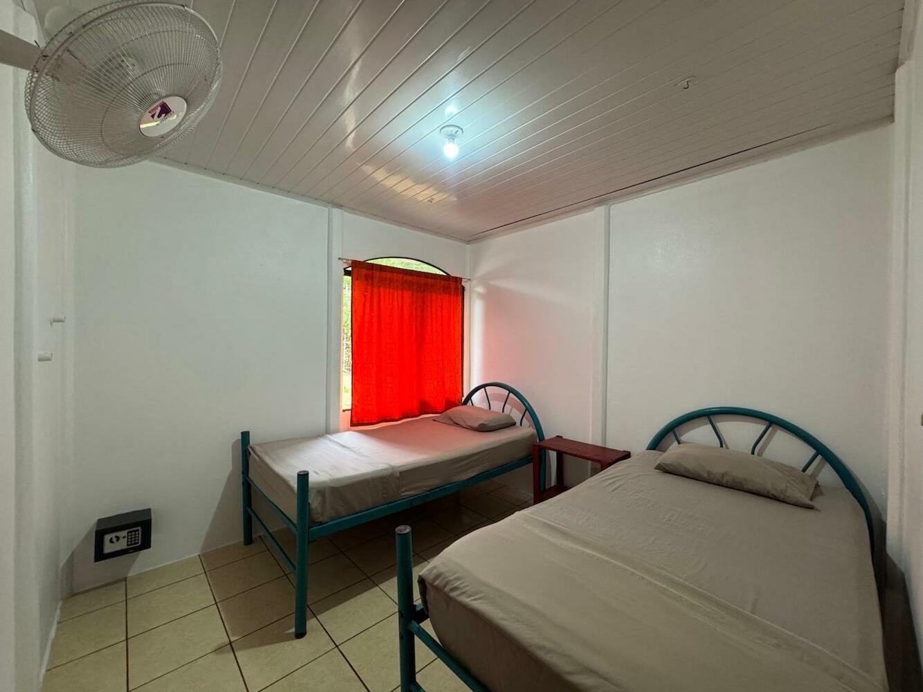 Kalunay Hostel
