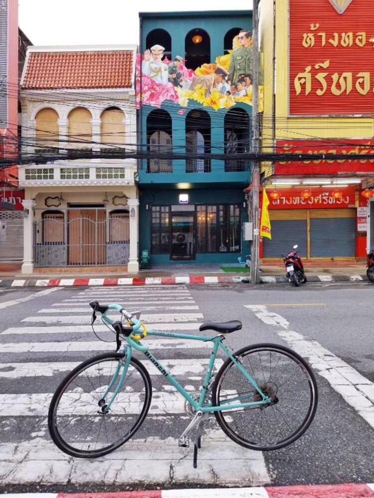 W168 Hostel