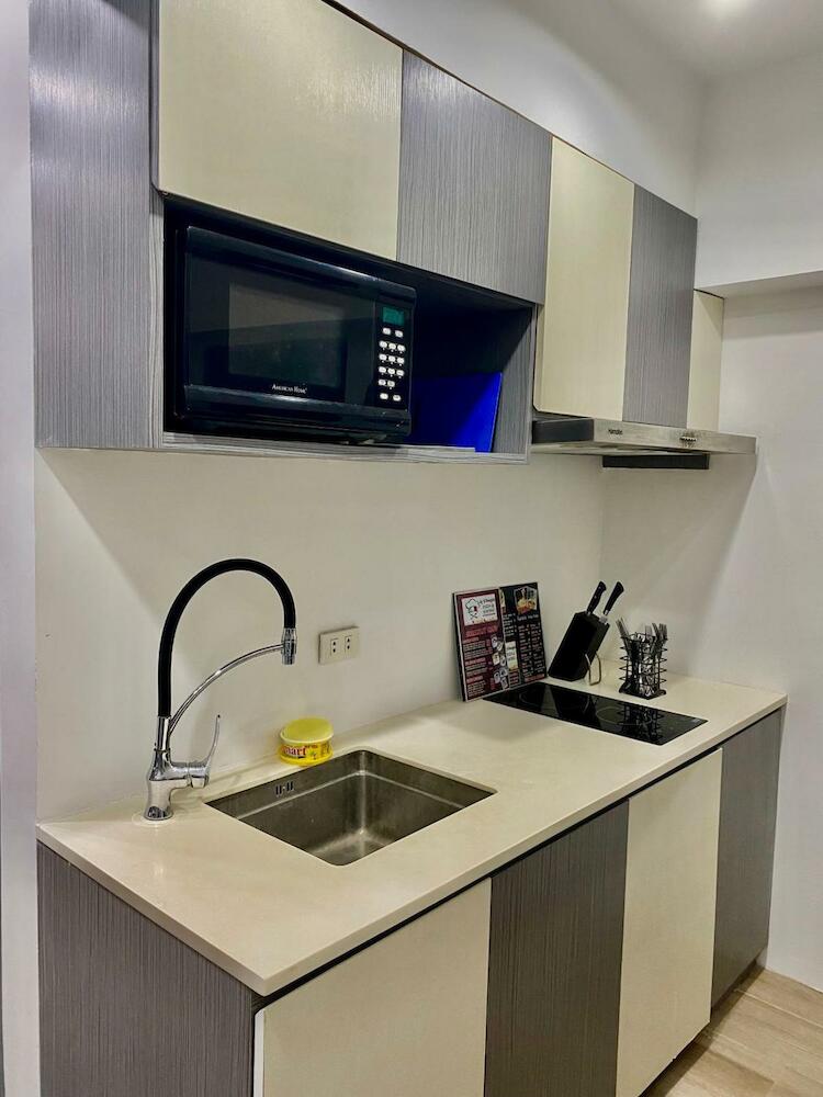 Otravel Hostel 4 minutes from Mactan Airport, Cebu City