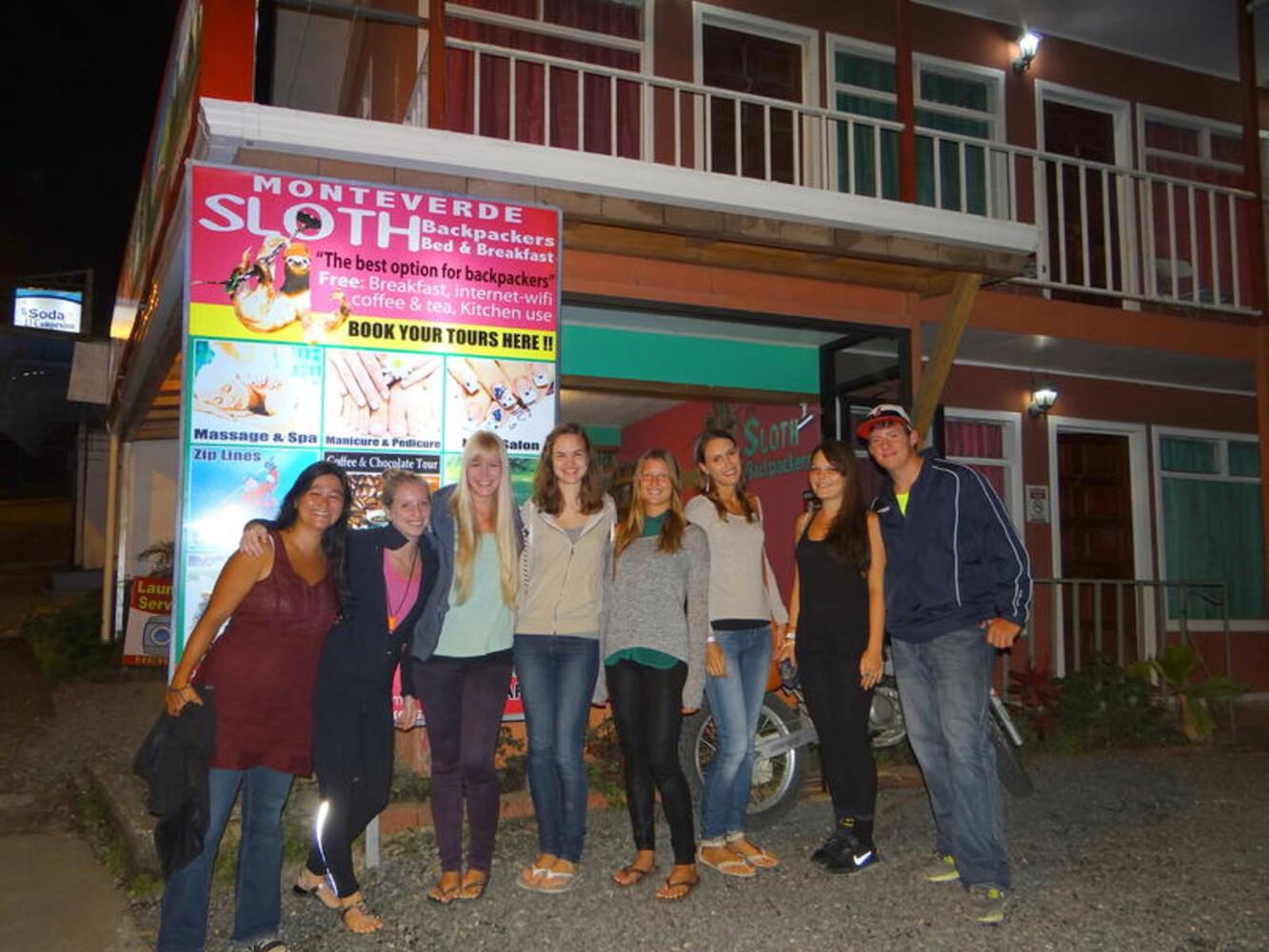 Sloth Backpackers Hostel & Bed & Breakfast