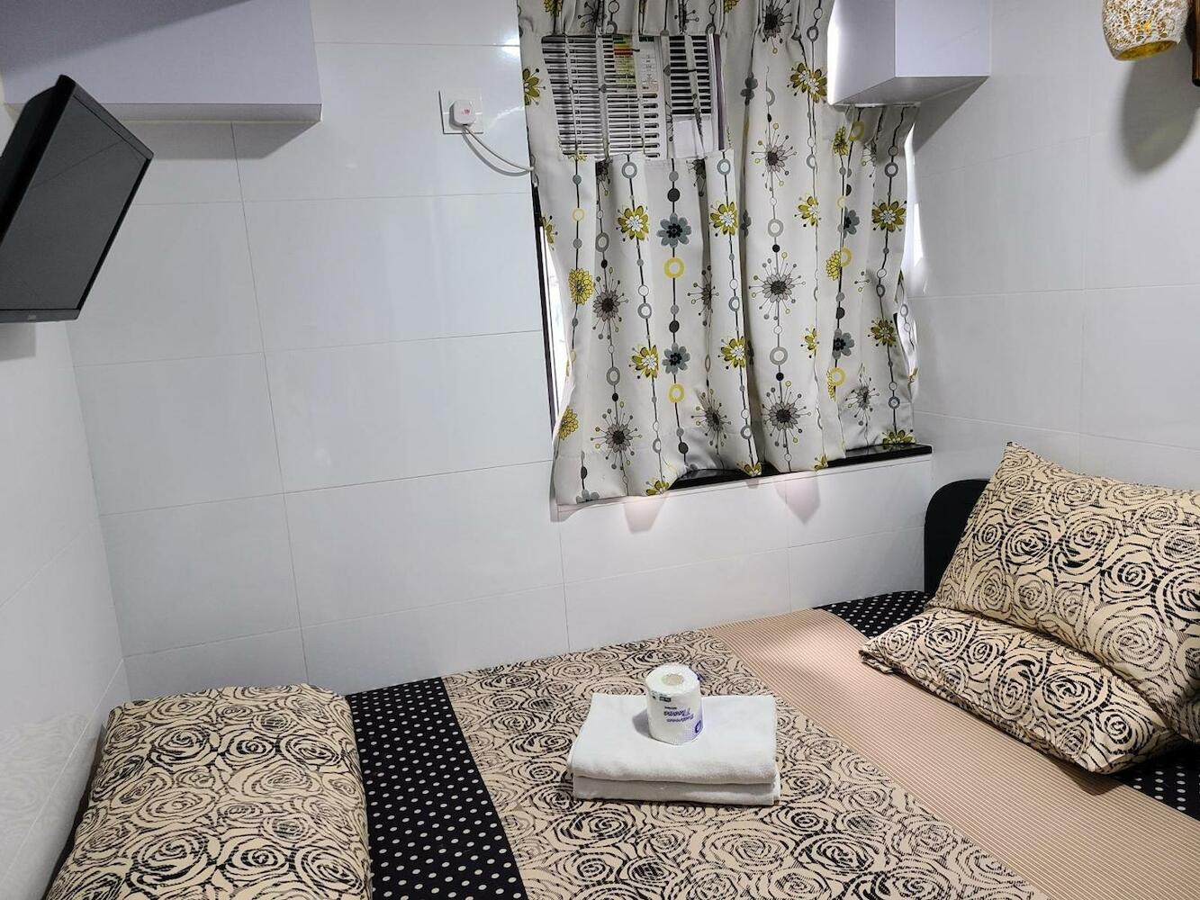 Day & Night Hostel