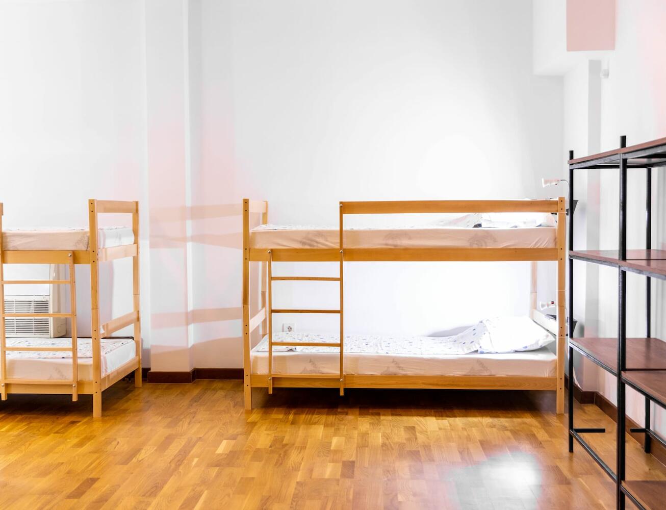 Alias Hostel, Pristina