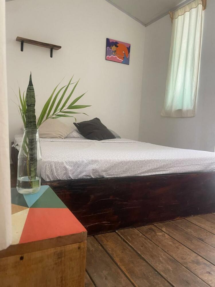 Maudie, Santa Teresa