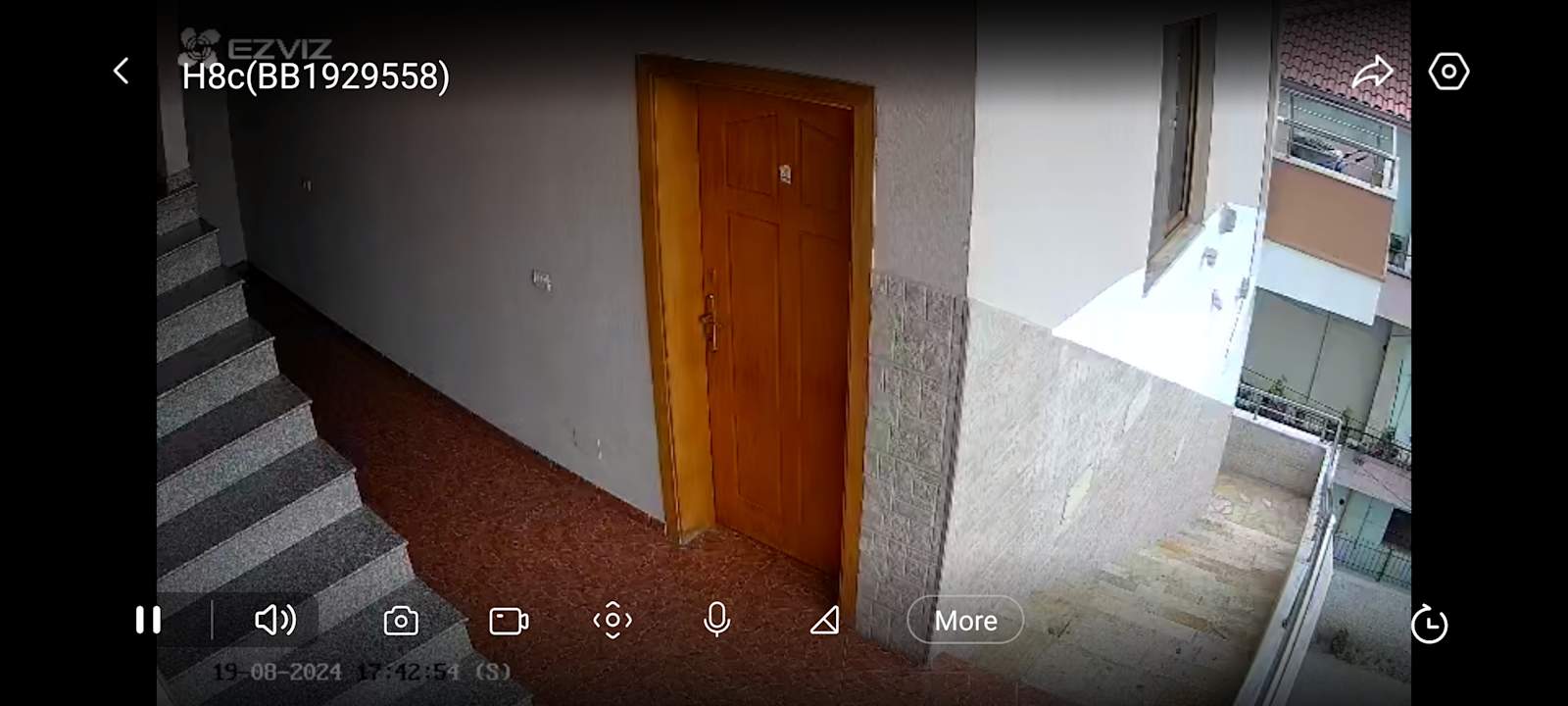 Crew Hostel, Tirana