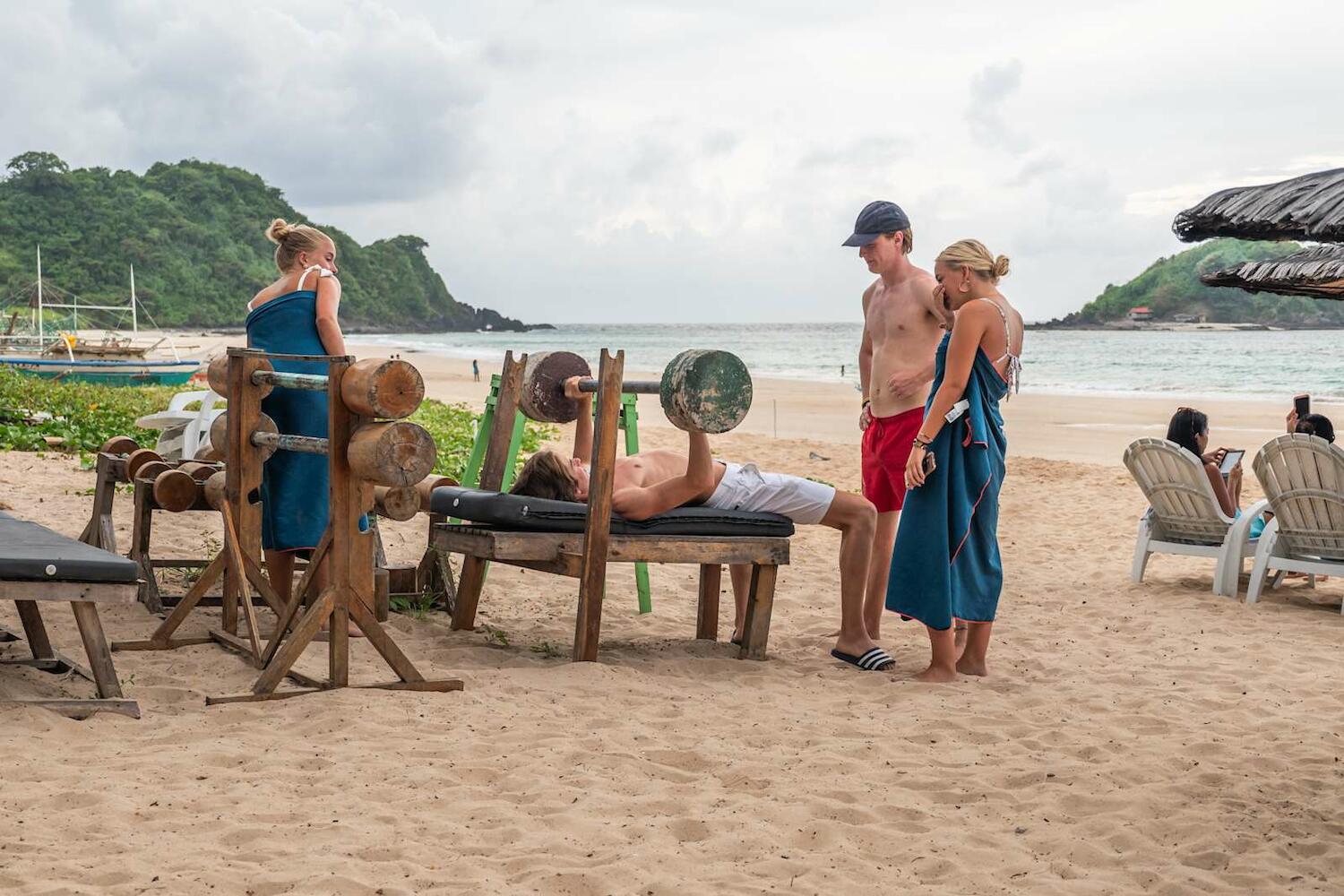 Mad Monkey Hostel Nacpan Beach, El Nido