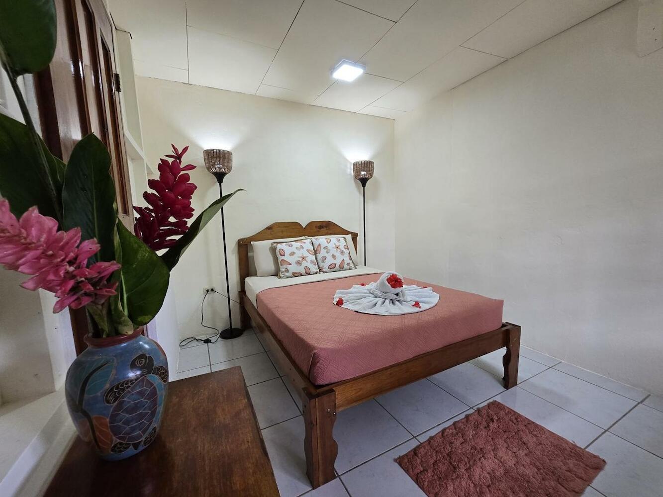 Martina's Place, Bahía Drake