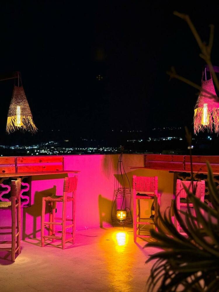 Santacruz Hostel, Tamraght