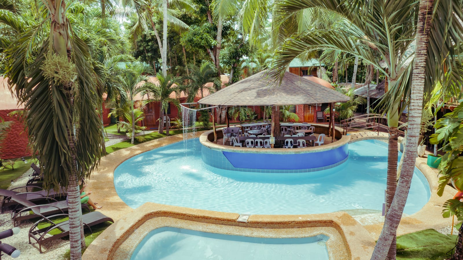 Panglao Chocolate Hills Hostel & Resort