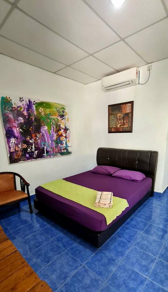 Rainbow Lodge Female Dorm