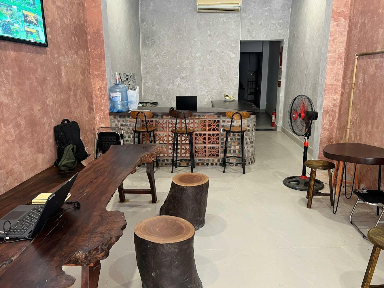 Lotuz Hanoi Hostel - Ha Giang Loop Office