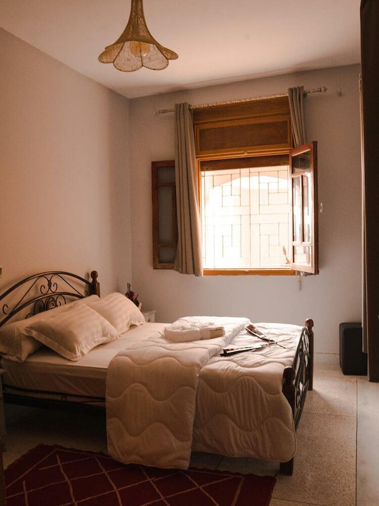 Santacruz Hostel, Tamraght