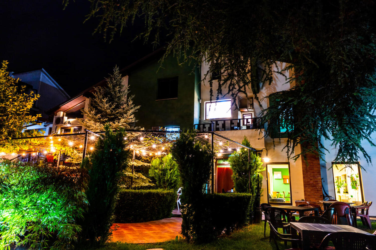 Alias Hostel, Pristina