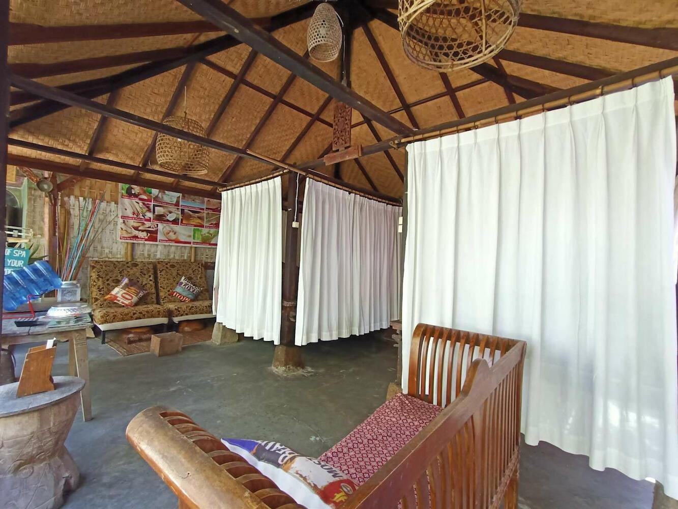 FunkyPlace, Lovina Beach