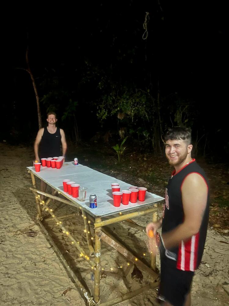 Lovesick Hostel & Sports Bar M'pai Bay