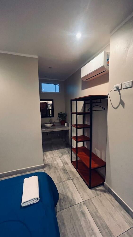 Alpha House Hostel Ii, Salta