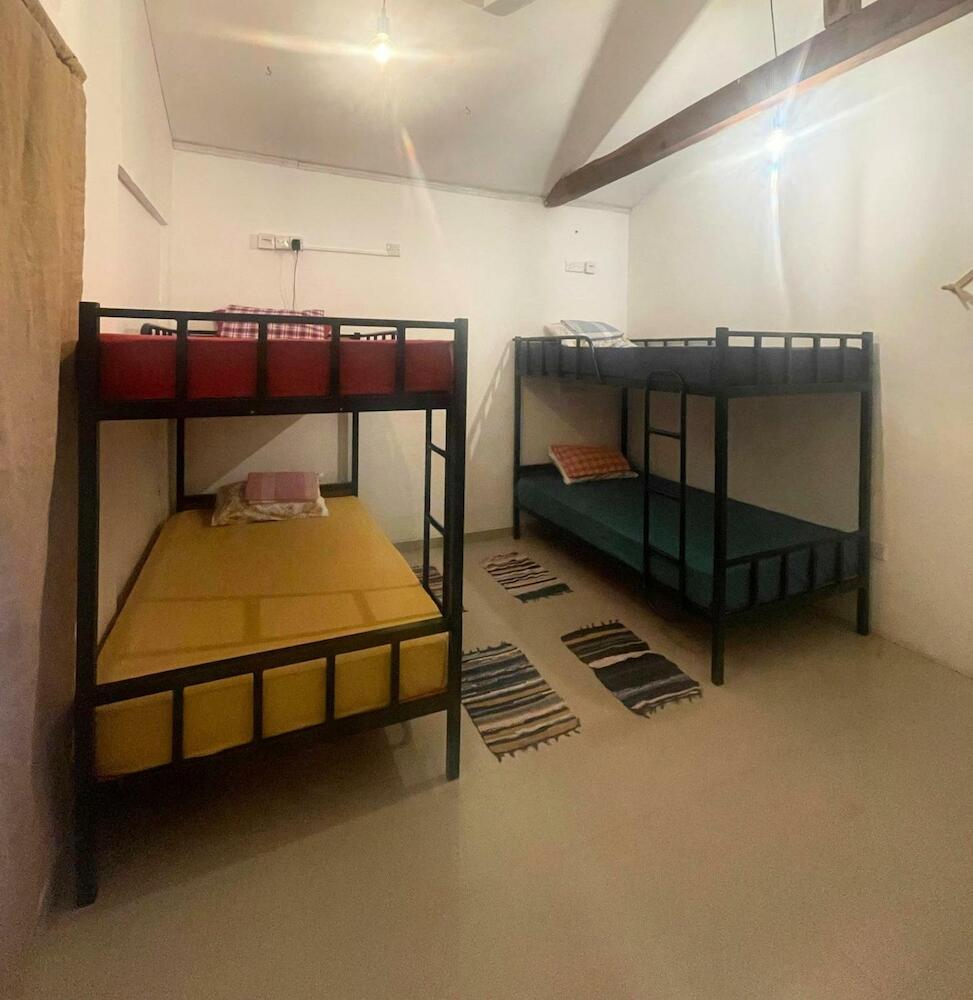 Chilli Croc Co-living, Hiriketiya