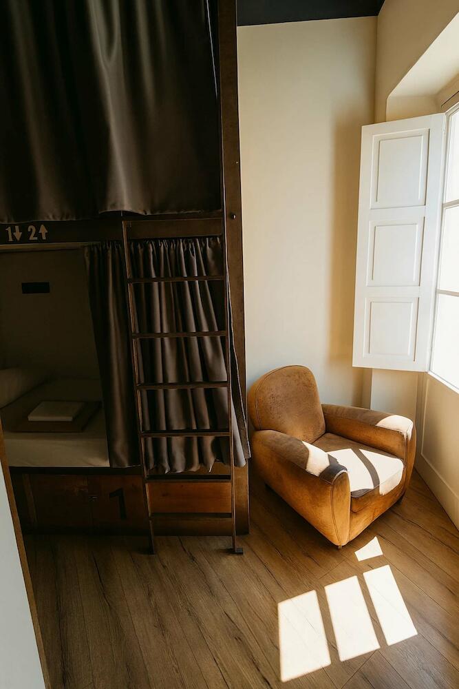 Black Swan Hostel Sevilla, Seville