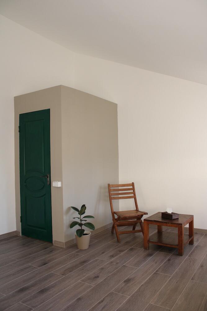 JR's House