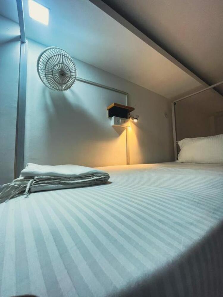 Blue River Hostel,, Rishikesh