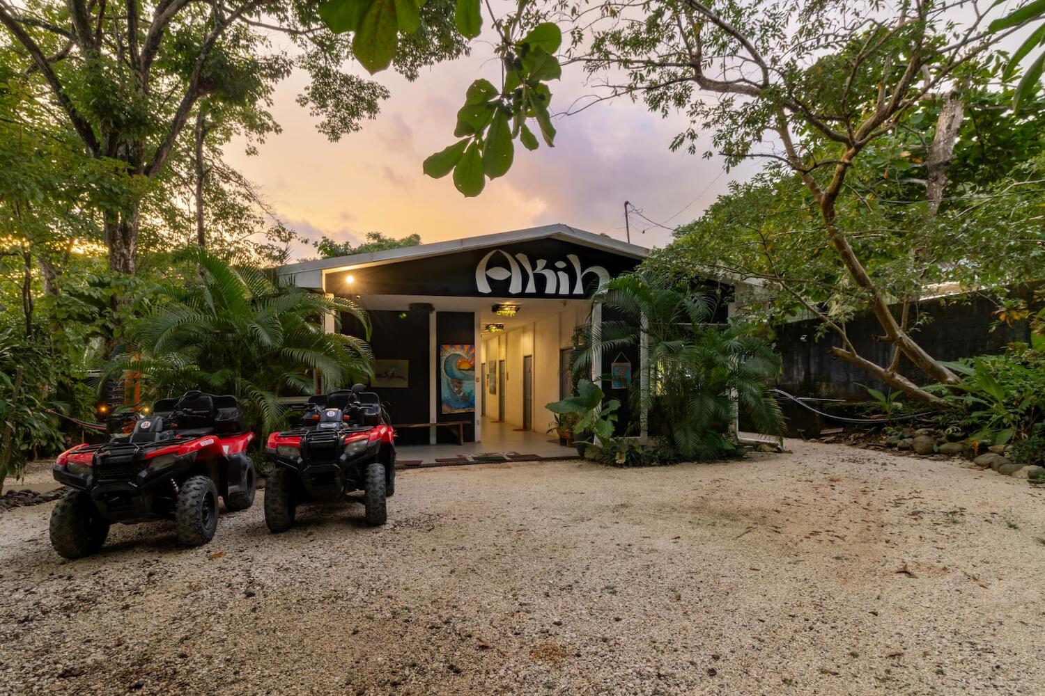 Akih Pods Hostel