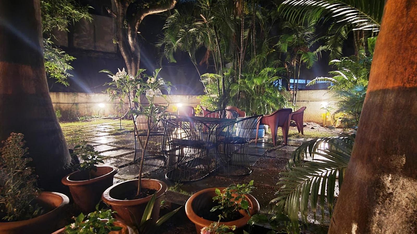 Hostel Lifespace- Tailor made for working professionals- Luxurious Twin Bungalow
