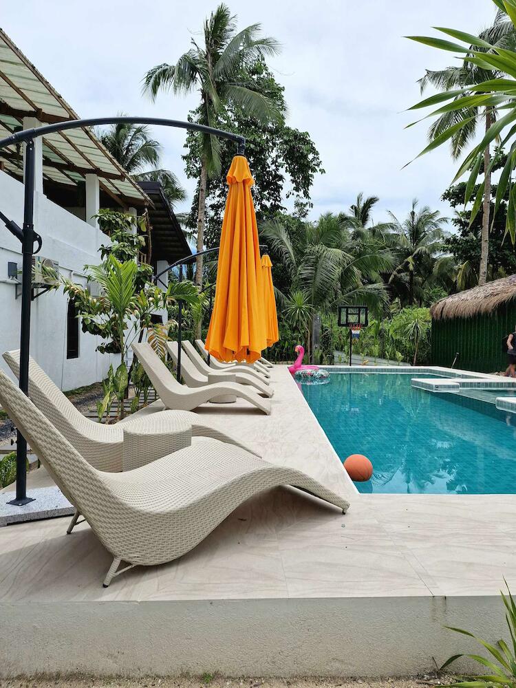 Sunlit Hostel, Siargao