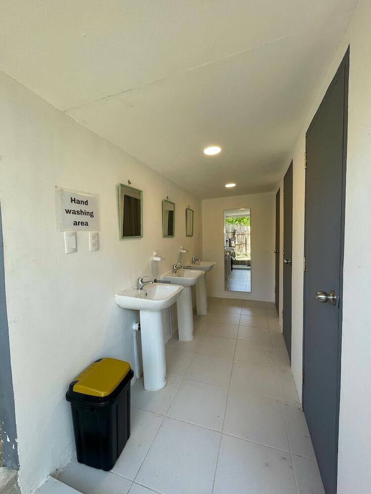 Moon Bar Hostel, Port Barton