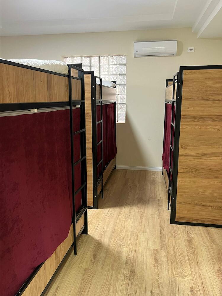 Chilli Hostel, Tirana