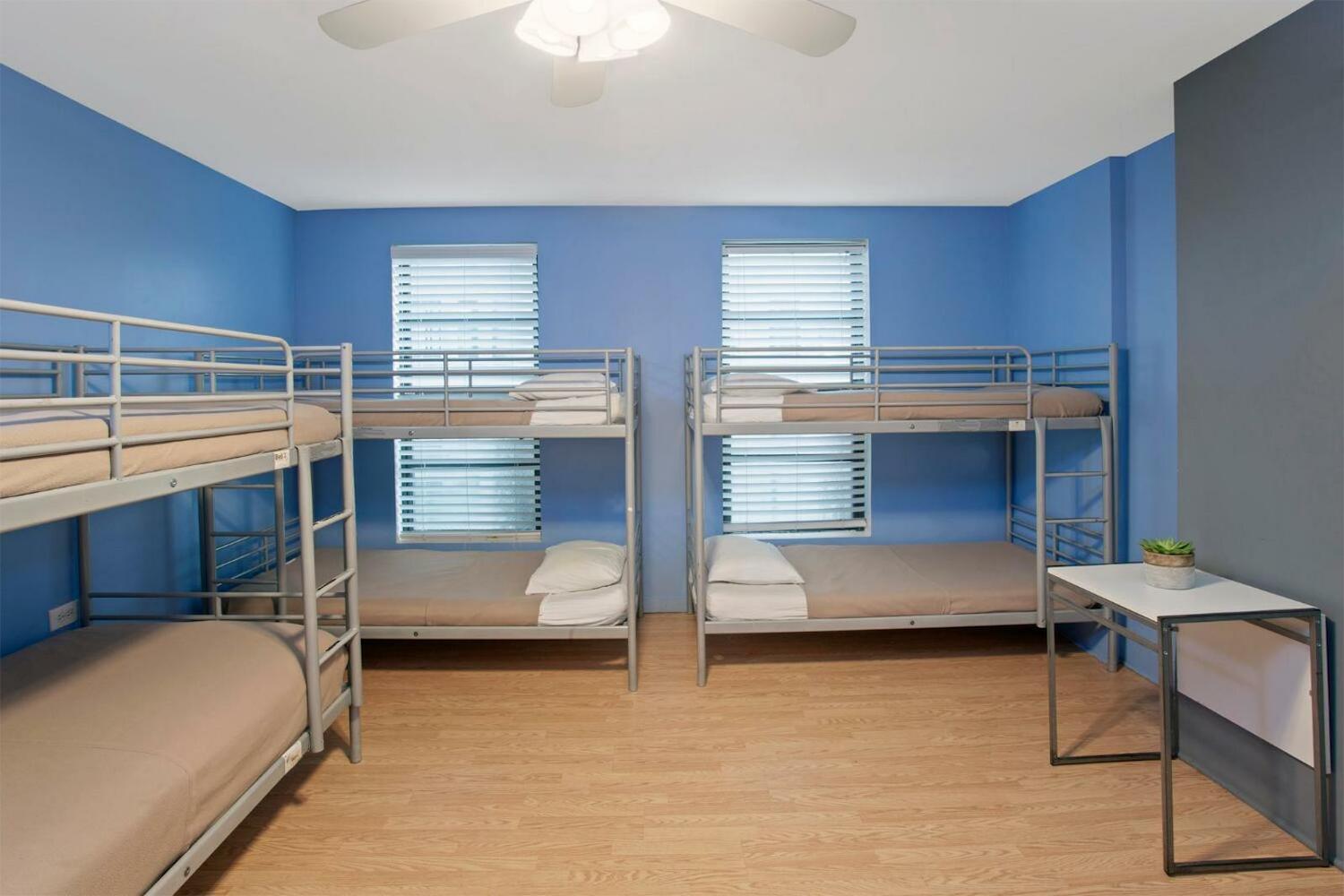 Chicago Parthenon Hostel, Chicago