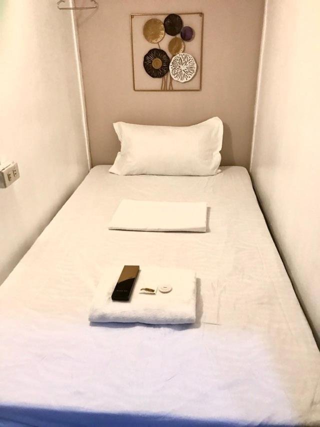 Budget Transient Capsule Room Mirasol Near Bgc