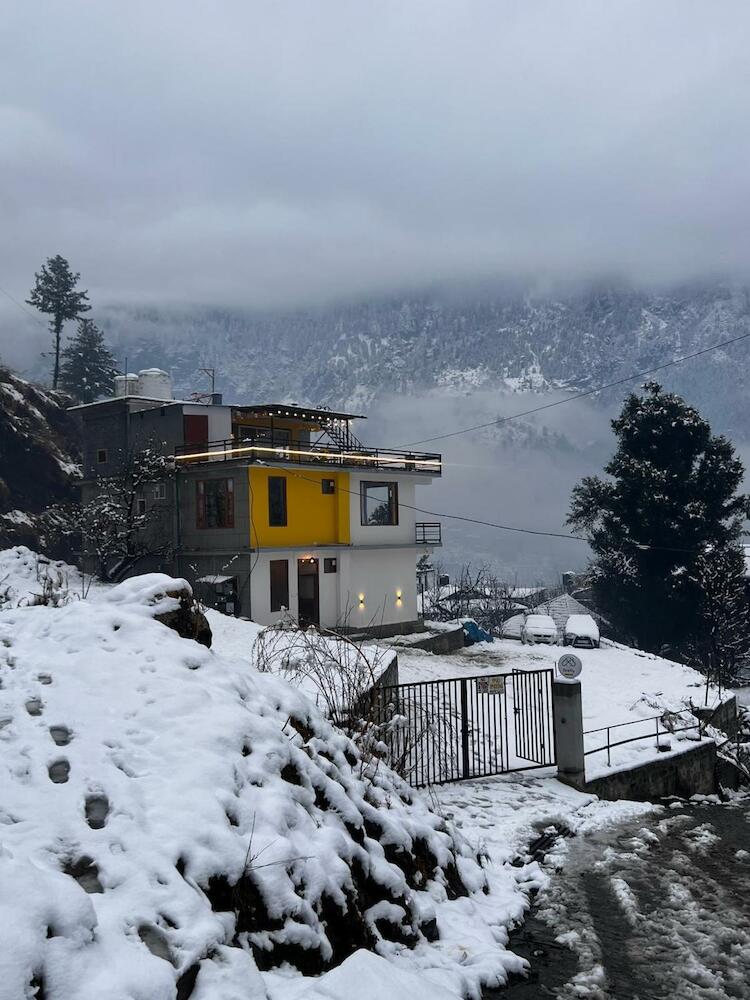 Firefly Hostel, Manali