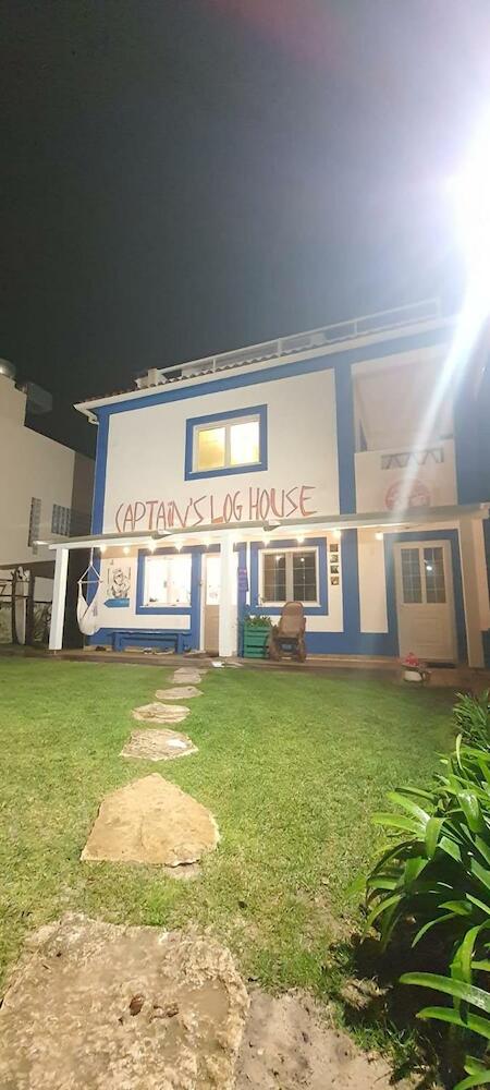 Captain's Log House, Peniche