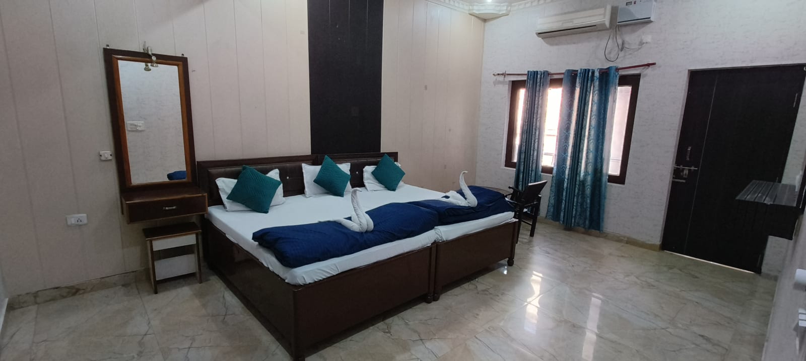Bluestays Hostel, Rishikesh
