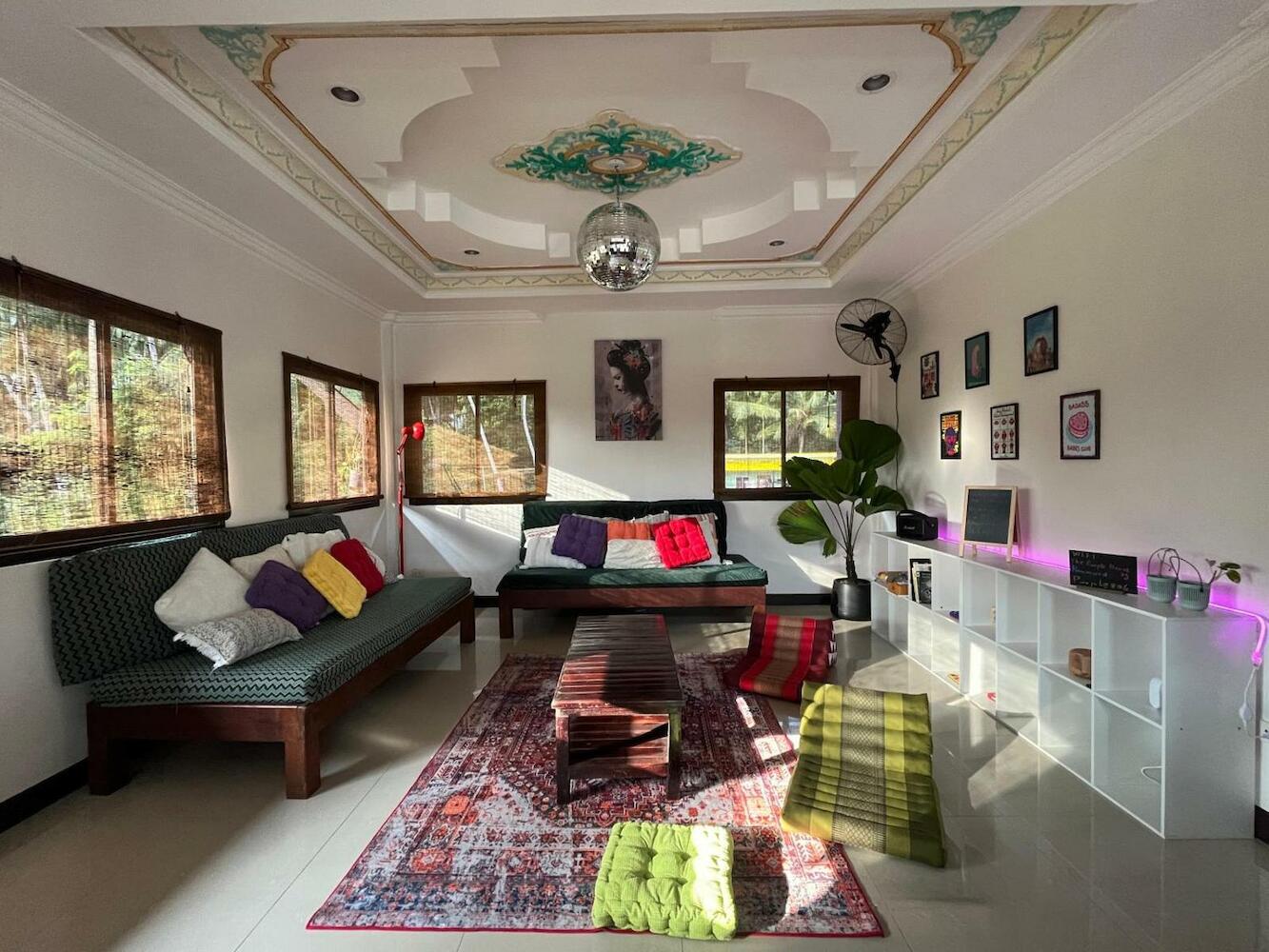 Purple House - Female Only Boutique Hostel, Koh Phangan