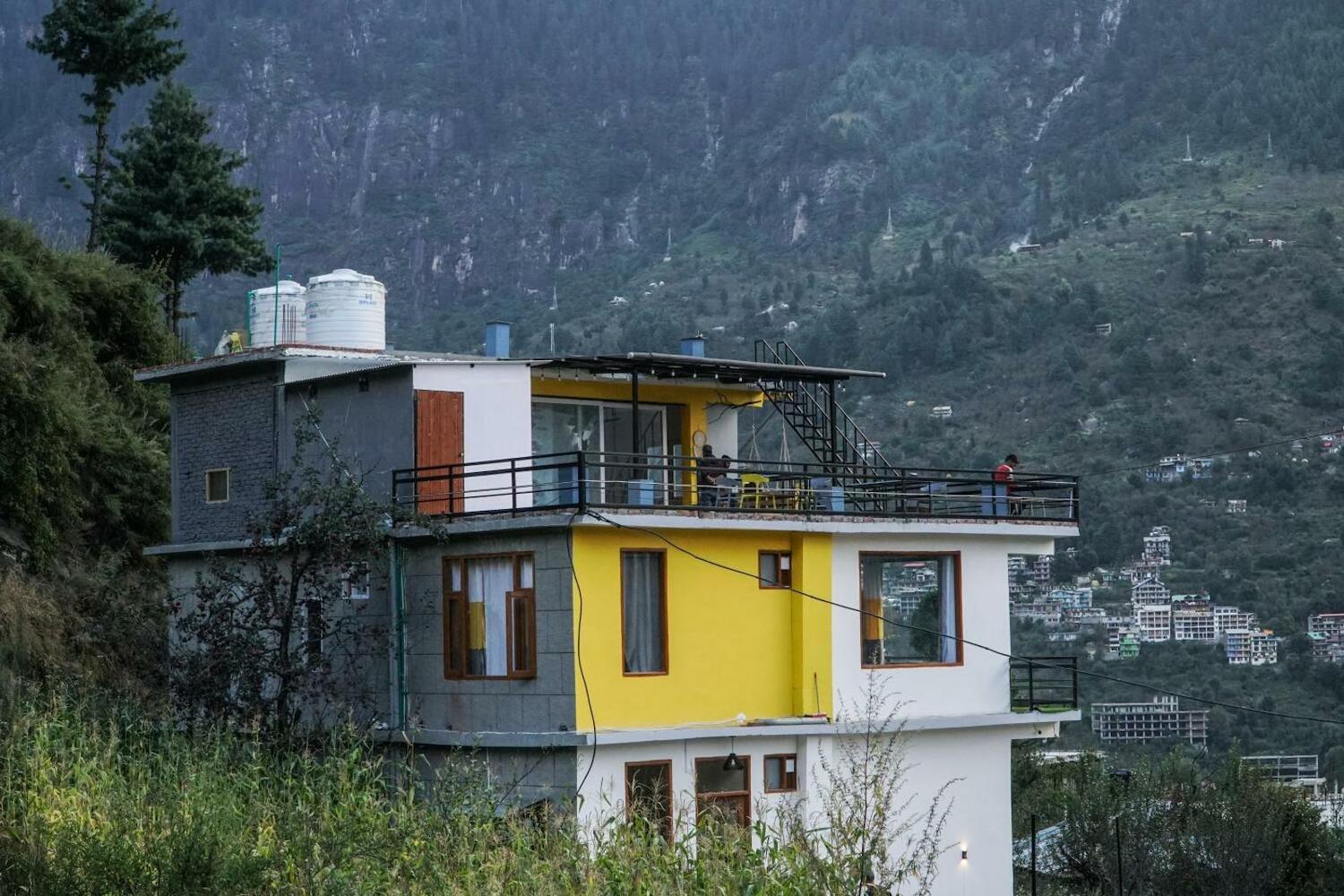 Firefly Hostel, Manali