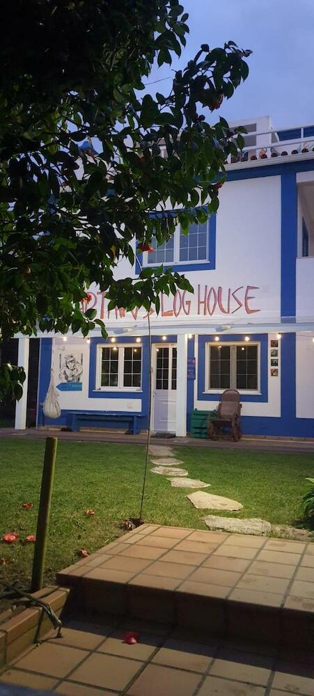 Captain's Log House, Peniche