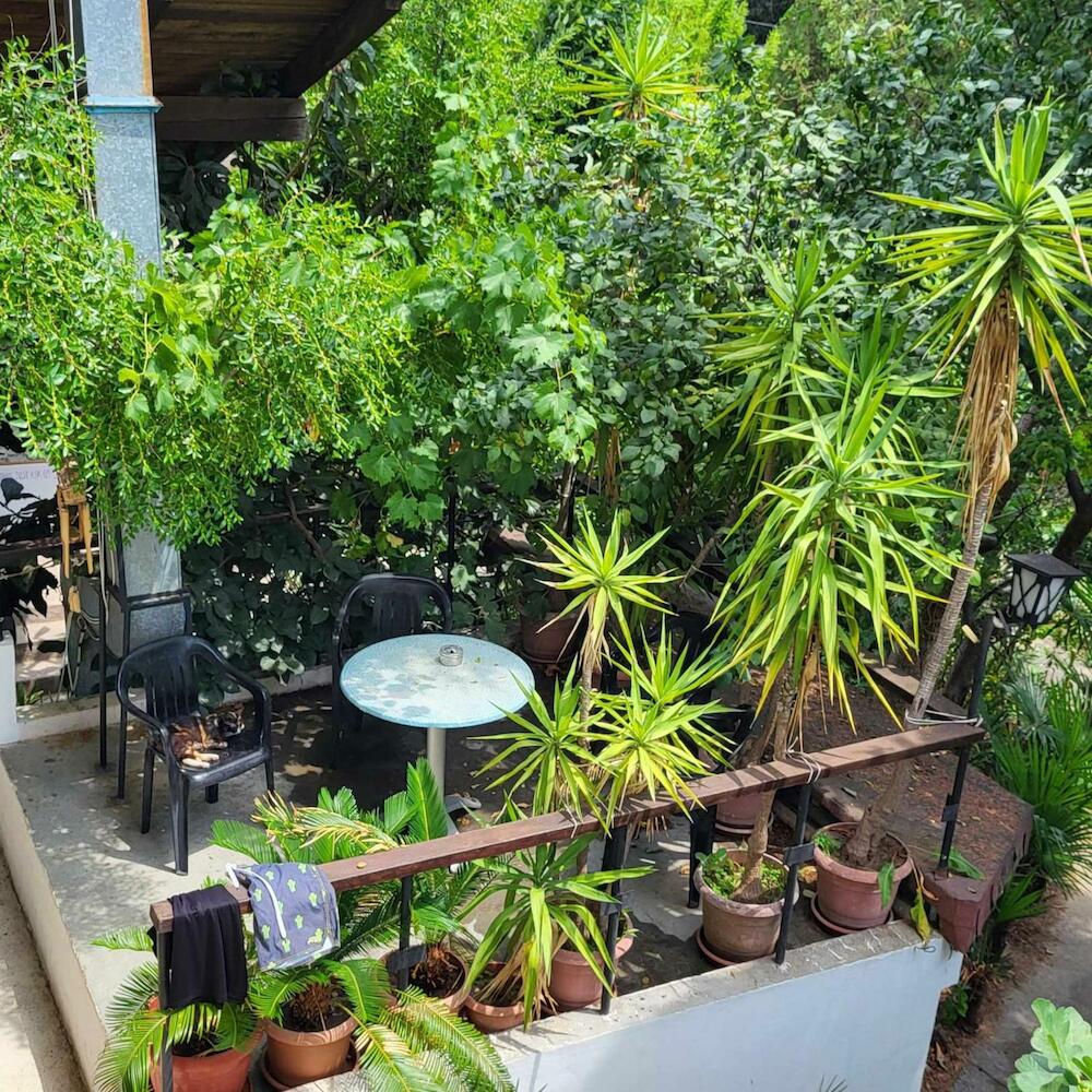 Hostel Varna Botanika, Varna