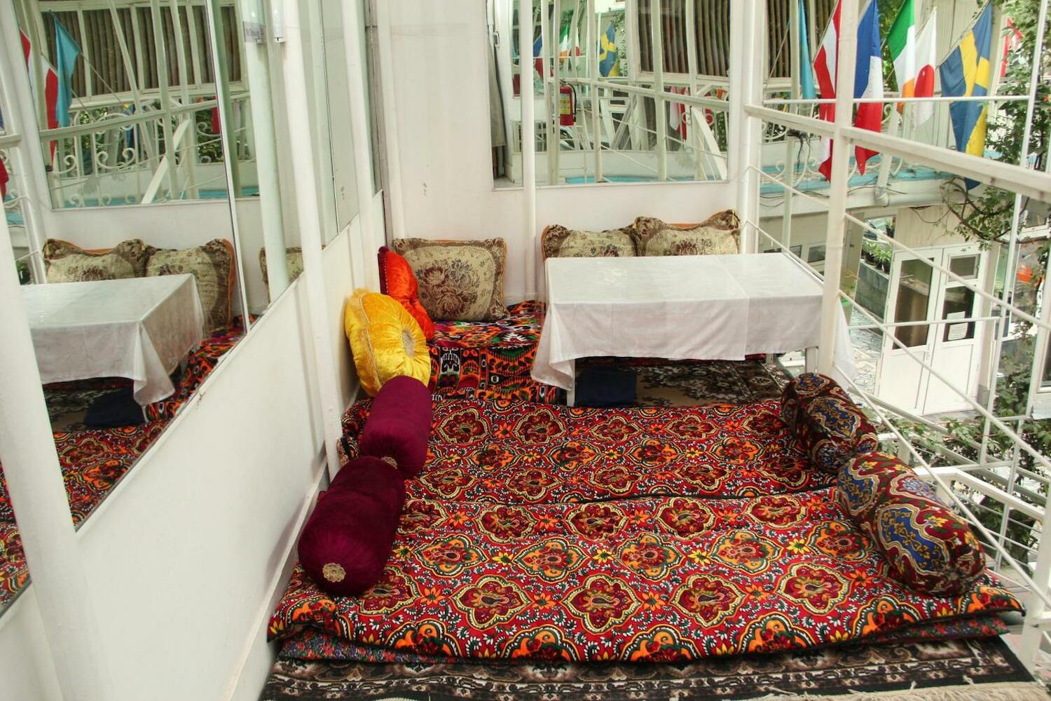 Anvar's Guests, Tashkent